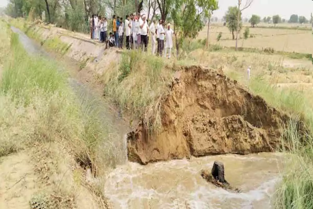 सिरसा नहर टूटी