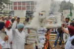 Farmers Protest at Mini Secretariat Effigy of Punjab CM Bhagwant Mann Burnt 696x392.webp