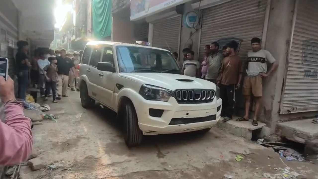 Mera Haryana 40 हरियाणा के फरीदाबाद में मकान के अंदर चल रहा था देह व्यापार 88309